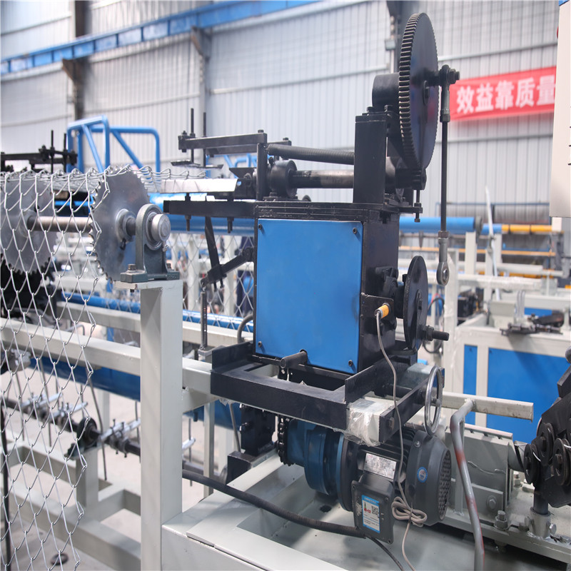 Double wire full automatic chain link fence machine for weaving security fence ( 4m width )