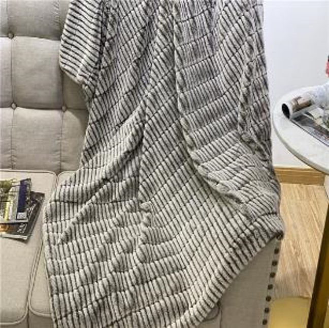 Decosy Pv Fur Bottom Dye And Brushed Throw Blanket