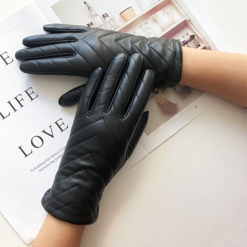 Women's winter warm fashion sheepskin gloves
