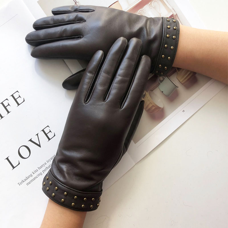 Winter fashion sheepskin leather gloves with touchscreen
