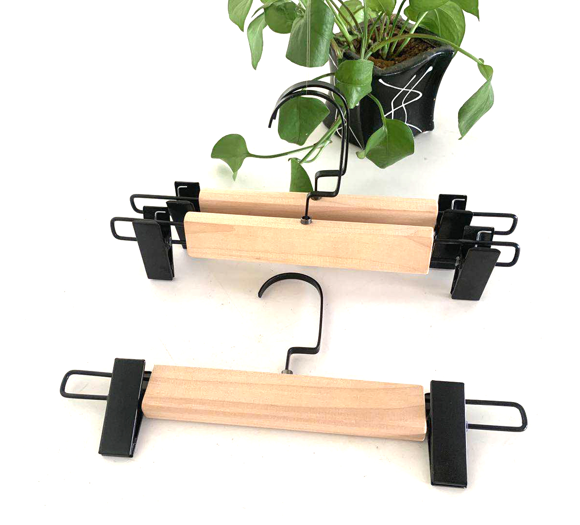 001 pants hangers