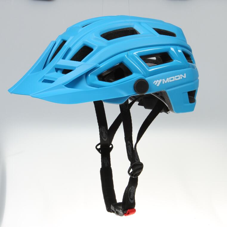 Adult bicycle helmet