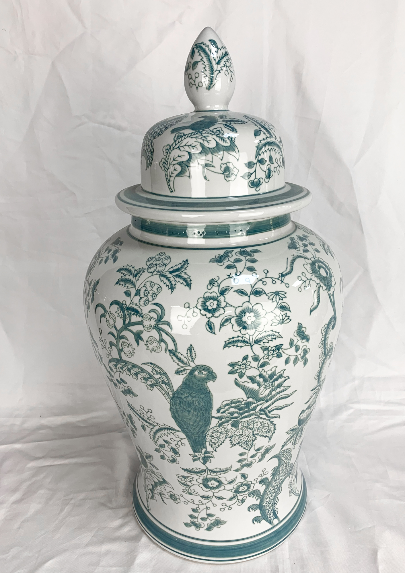 24 Inch Porcelain Temple Jar Blu/Wht