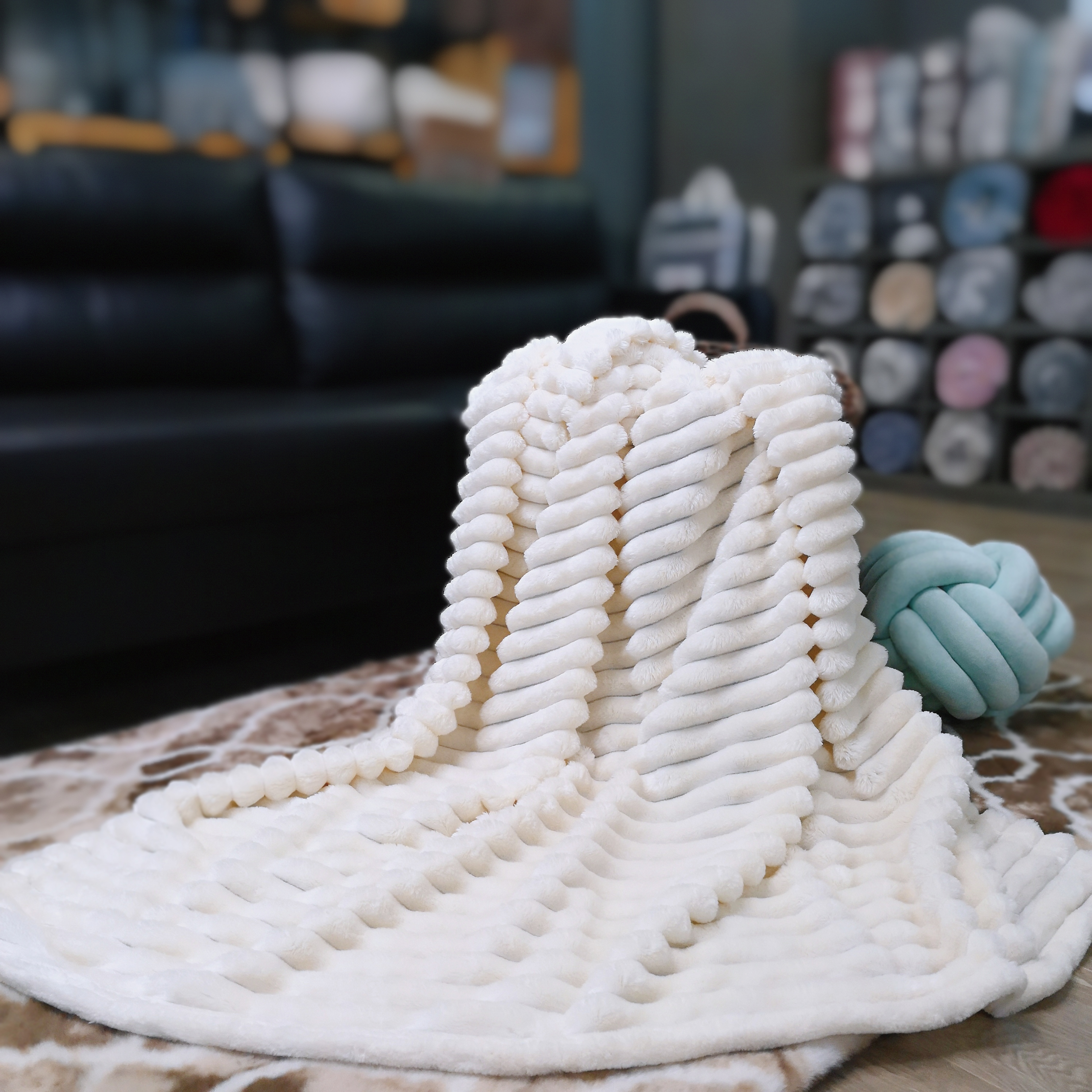 Decosy Jacquard Flannel Wide Stirpe Throw Blanket