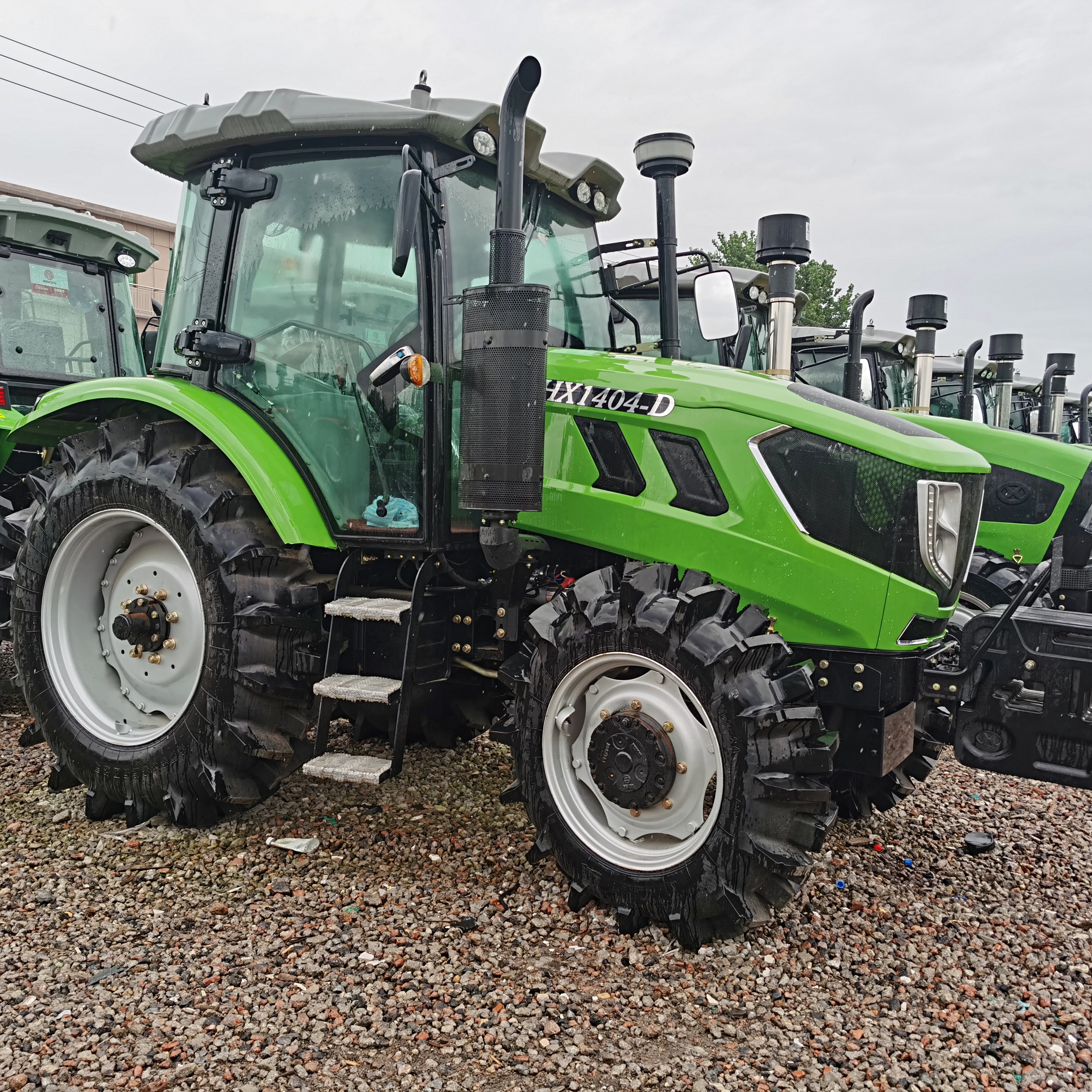 Huaxia 140hp 4wd agricultural tractor price