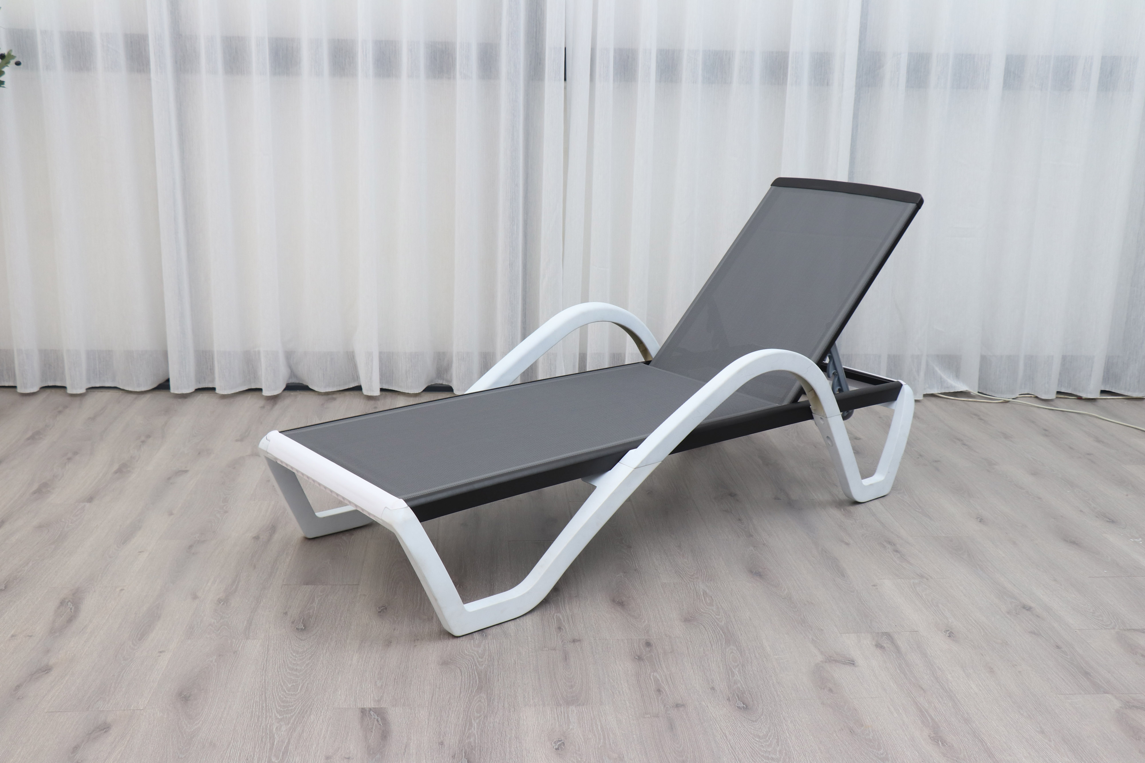 1 Outdoor Leisure Beach Plastic Texilene Adjustable Sun Lounger