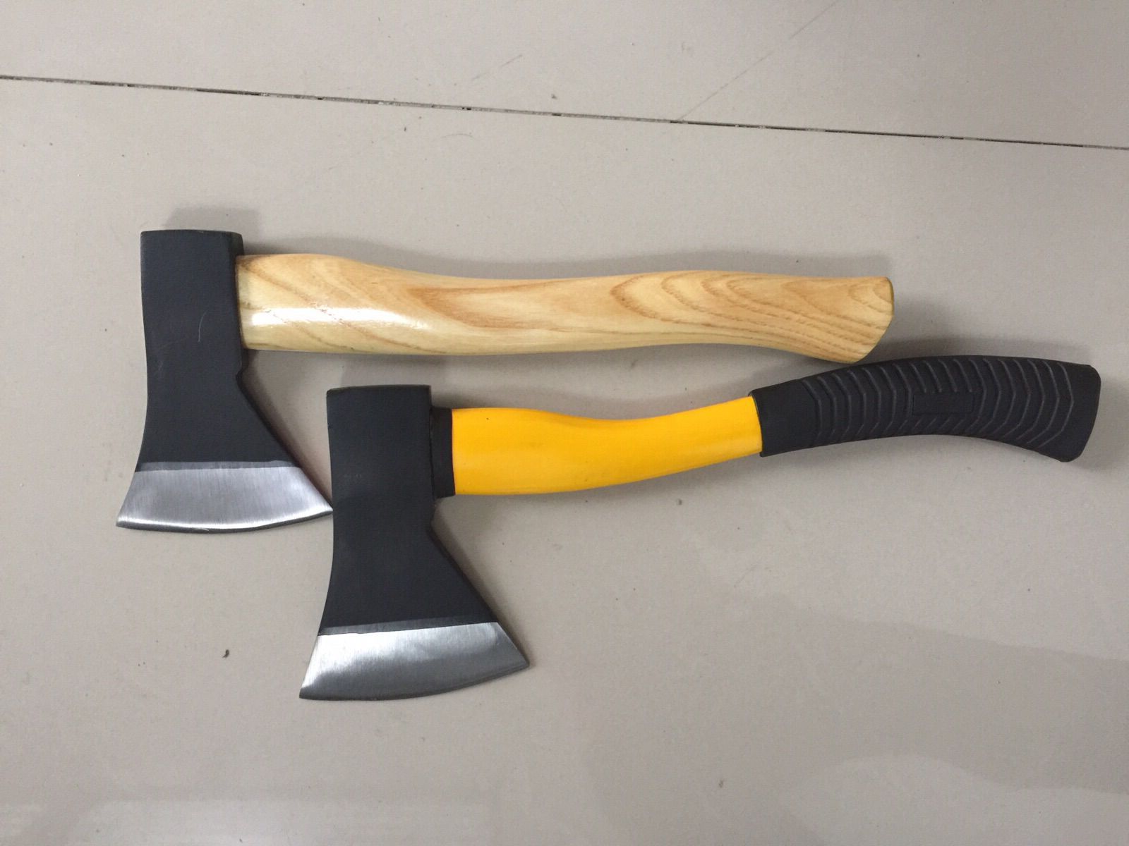 AXE A613