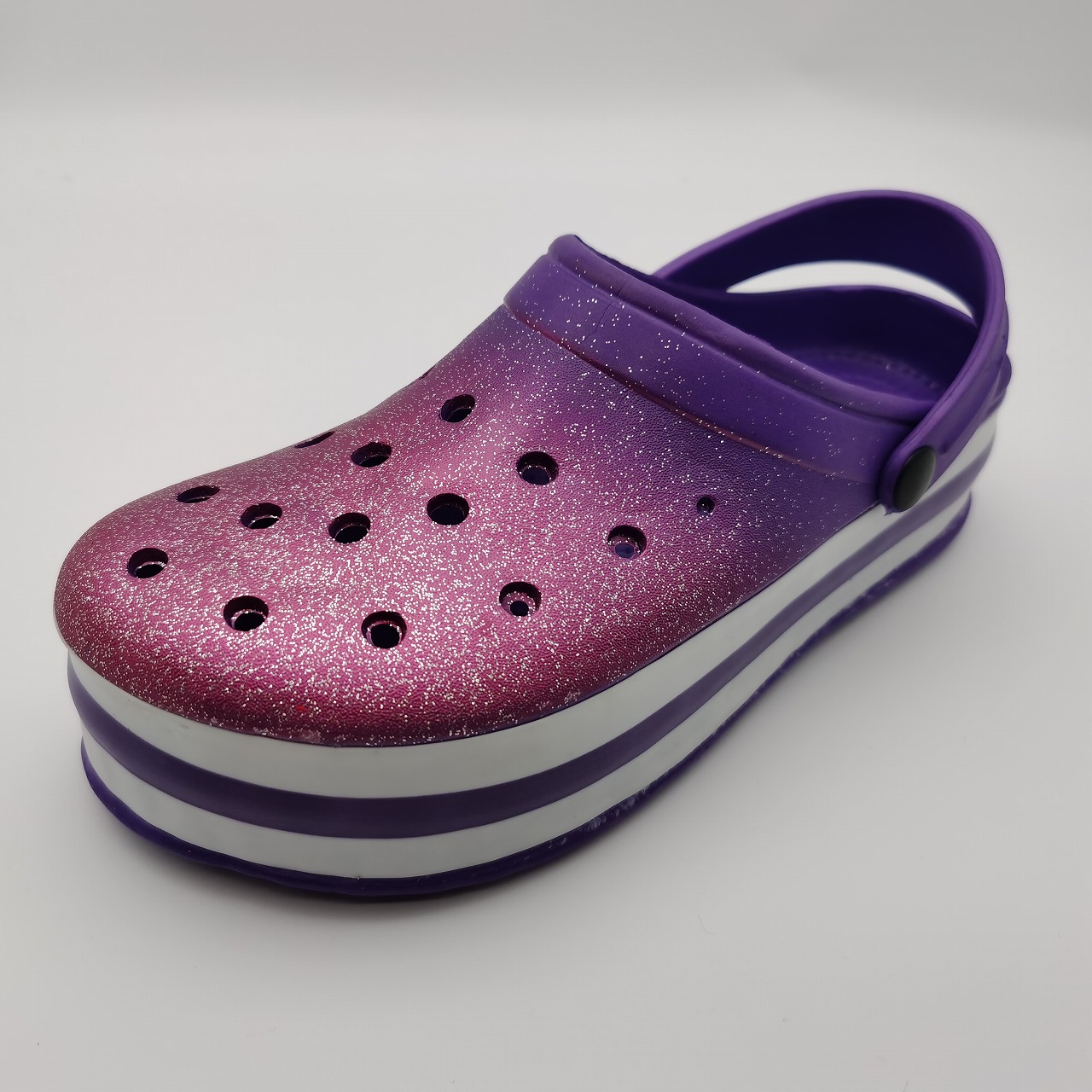 women glitter painting clog