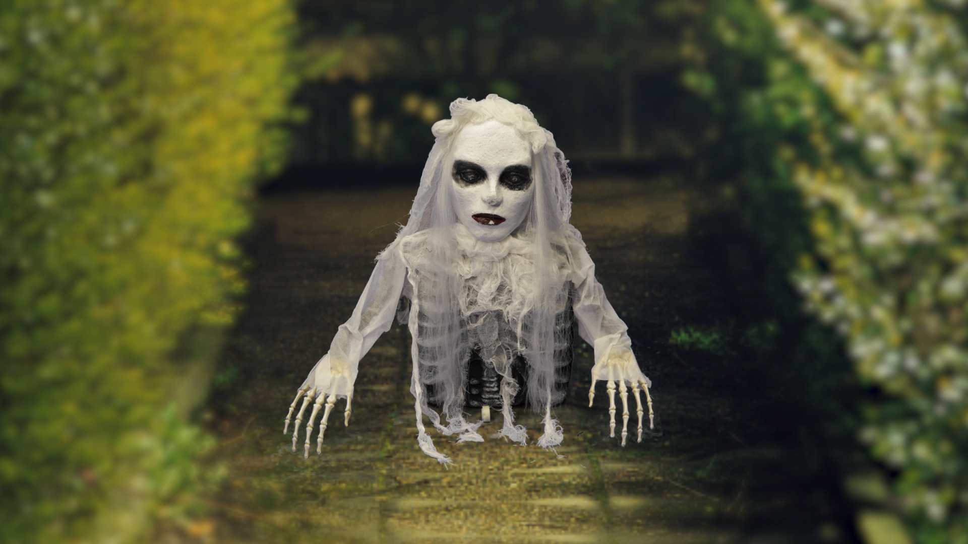 halloween decorations spooky props 21“ Groundbreaker Bride with light up eyes