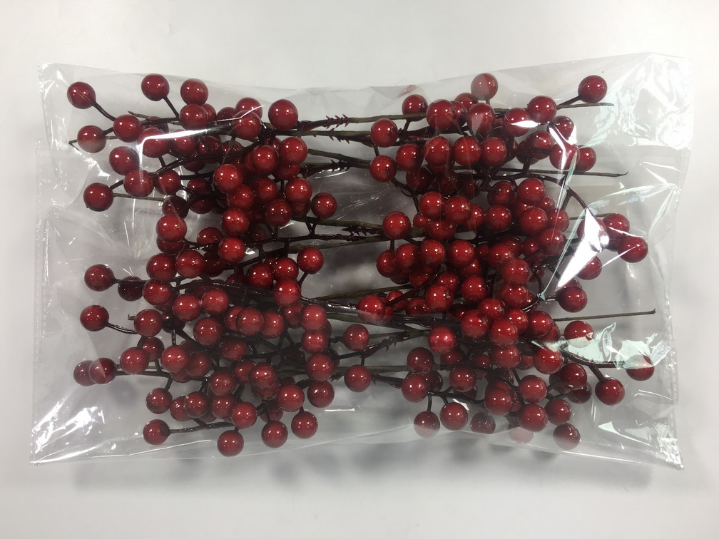 Christmas red berries pick packed in polybag