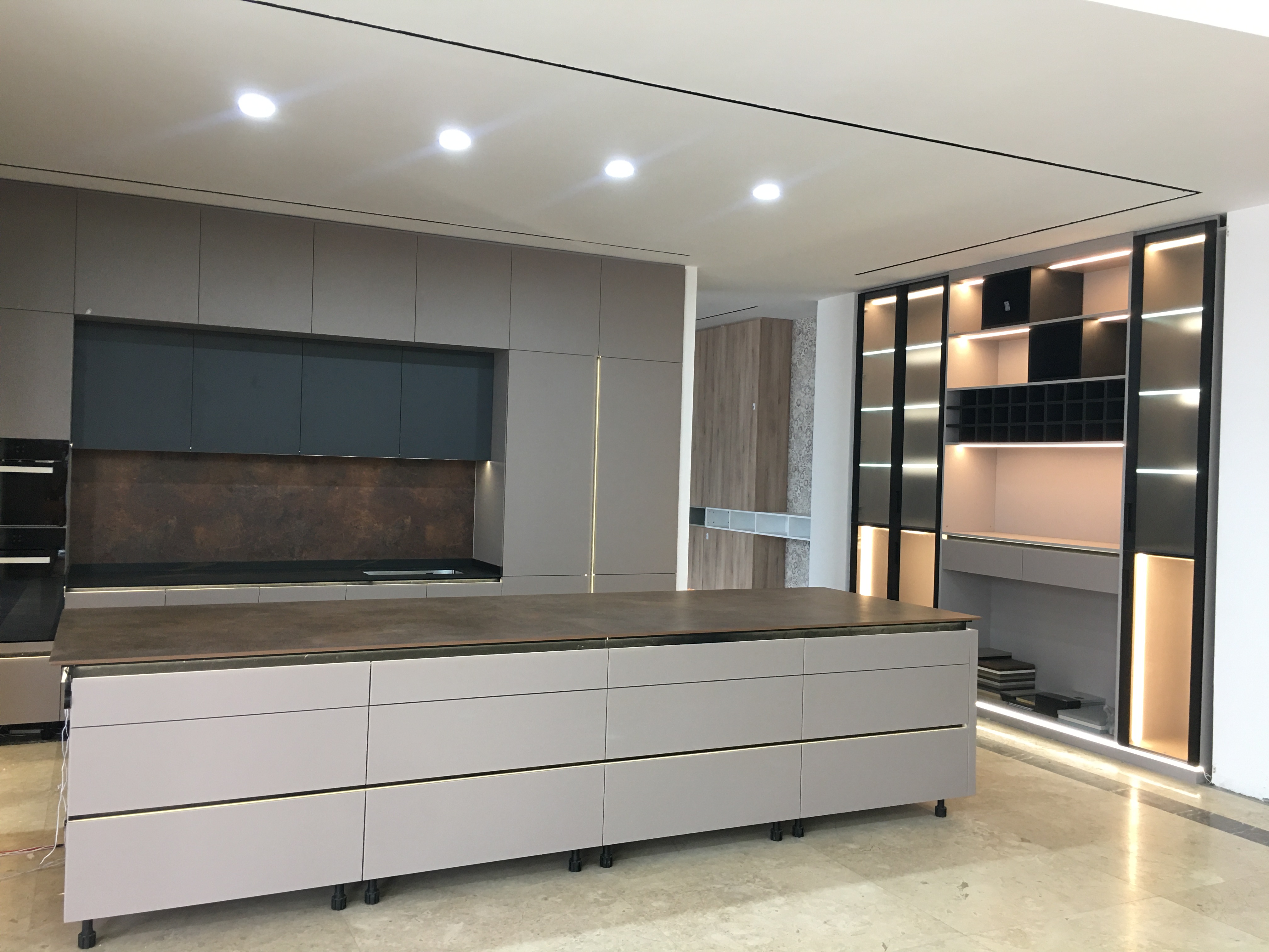 Luoyang Caite Glass Technology Co., Ltd. – Cabinets and accessories 1