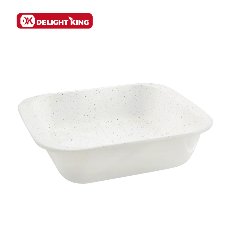 Glass baking dish