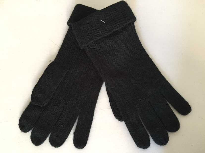 Arylic Gloves