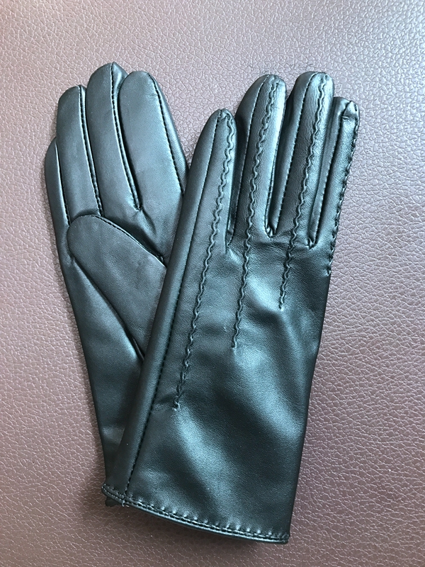 basic leather gloves