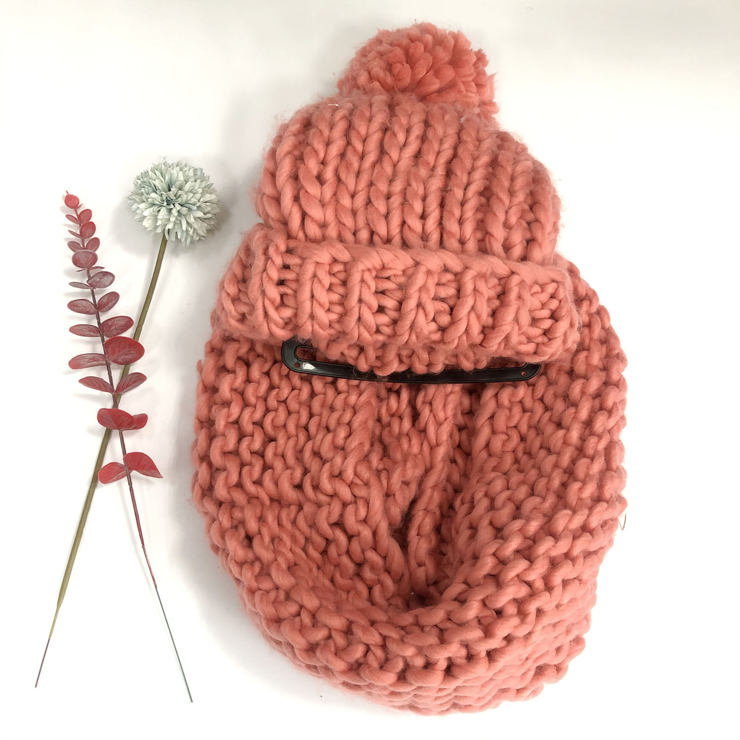 760100 Ladies Hand Make Chunky Rib Knitted Yarn Pom Beanie Hat