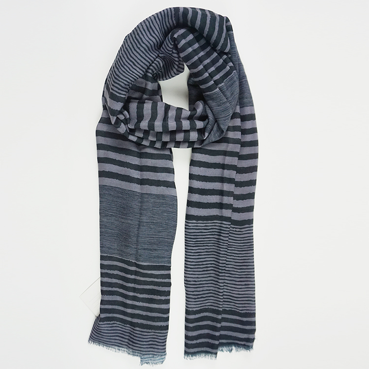 Ladies stripe scarf