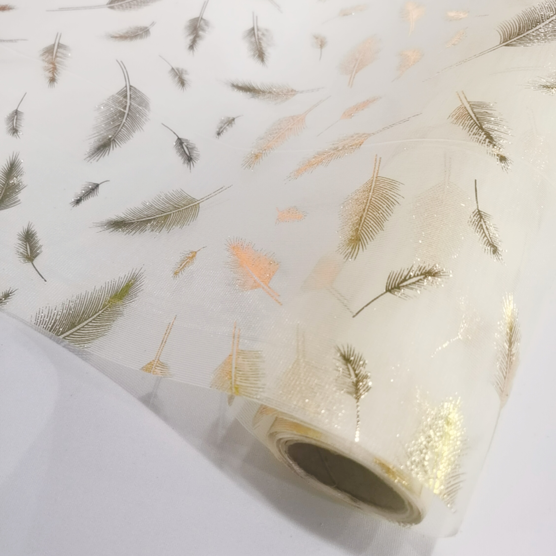 Flower wrapping mesh with gold feather printing