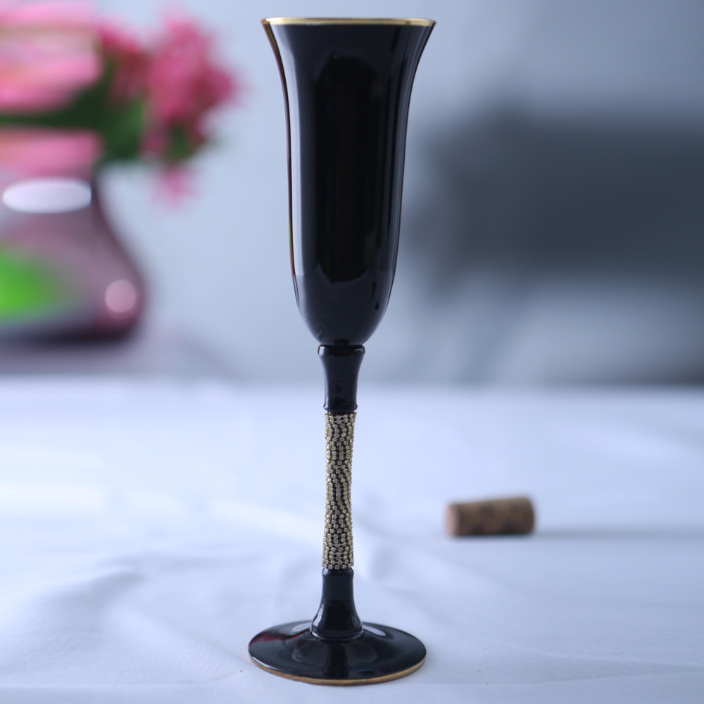 Black wine glass with gold rim and diamond, high - grade wine glass set