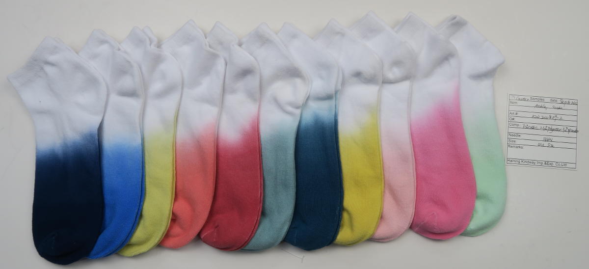 Women tie-dye sneaker