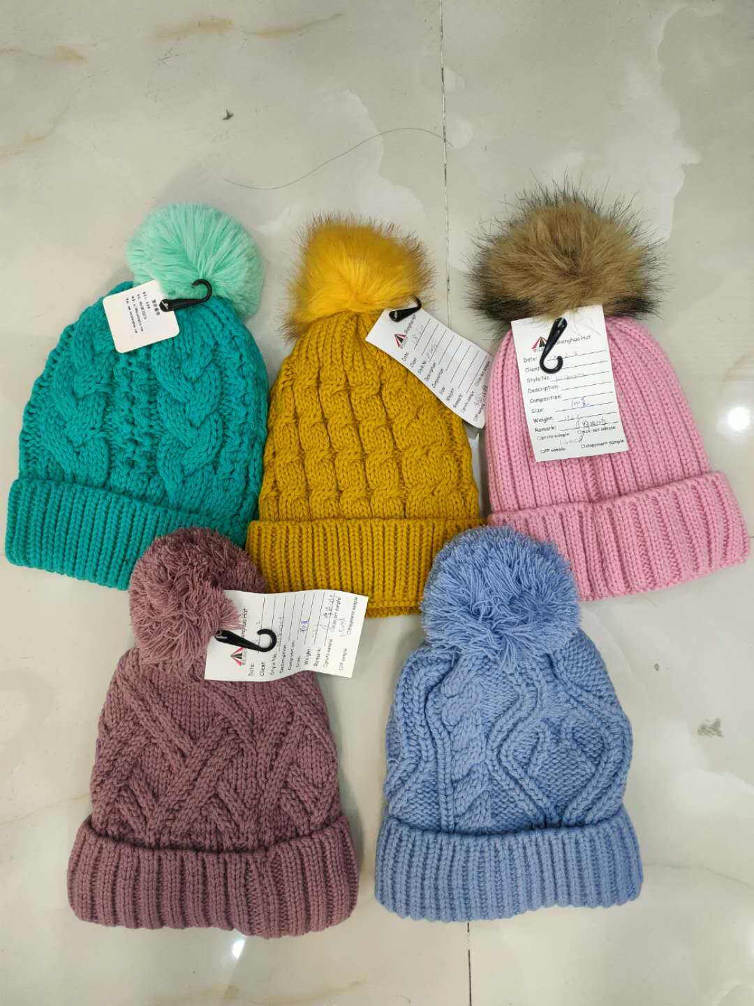100% Acrylic knitted women cable knit winter hat with top fur pompom