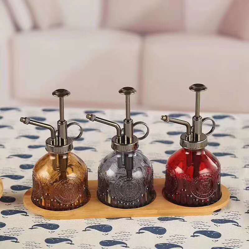 Glass jar with metal injector