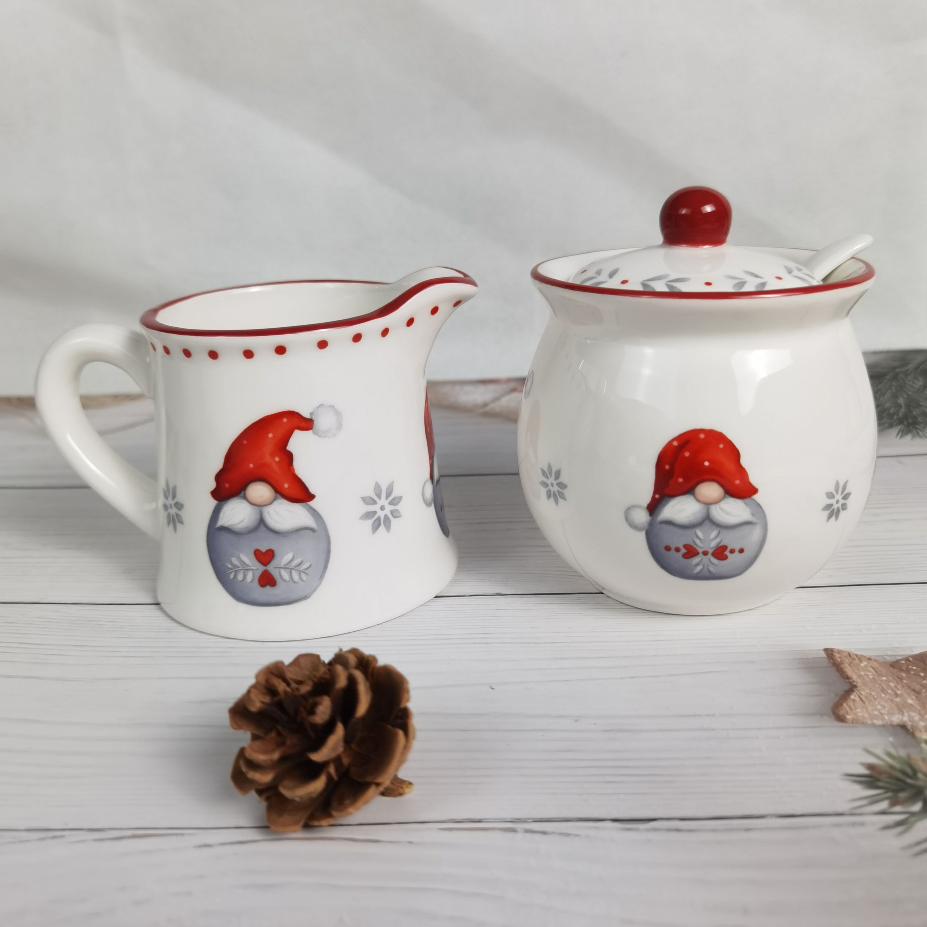 Sugar port and milk jar