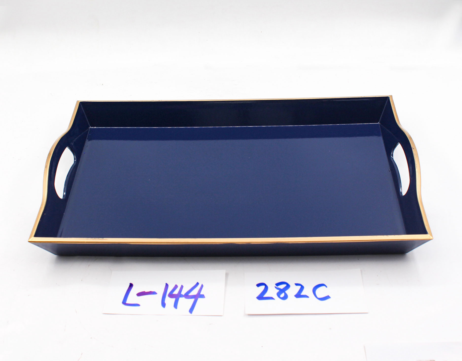 Plastic charger plate