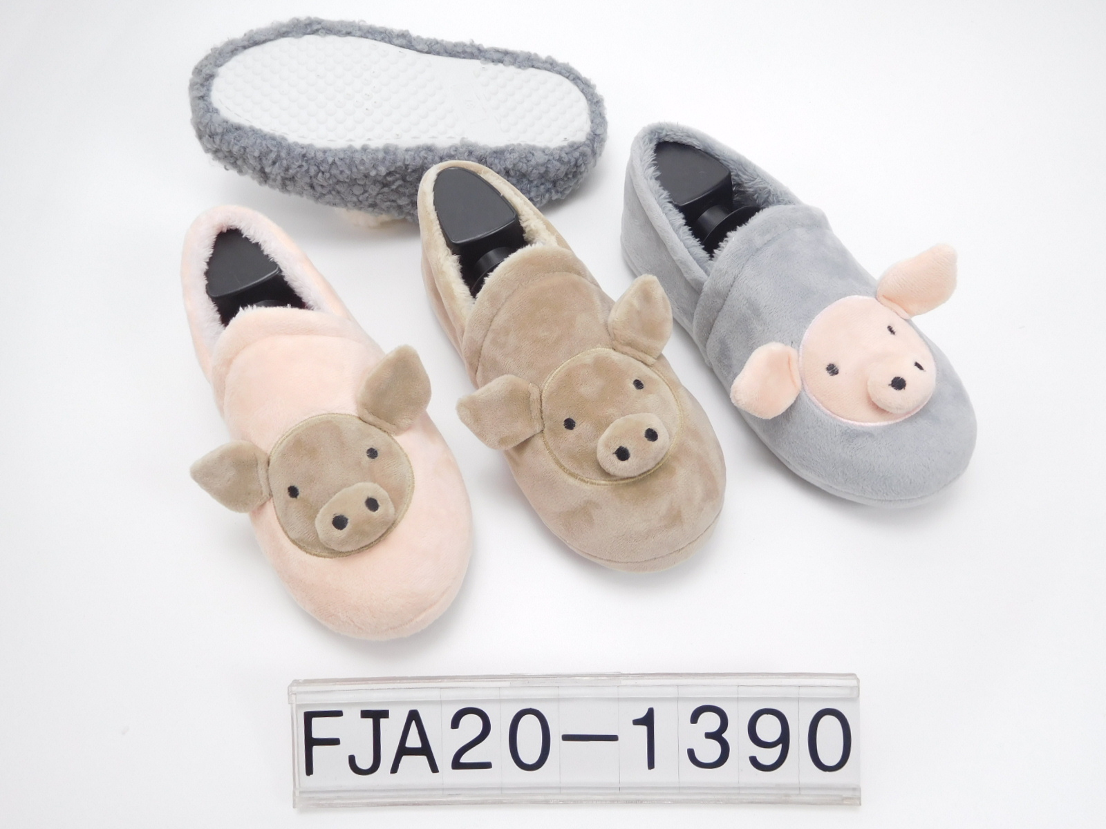 Indoor ladies slippers