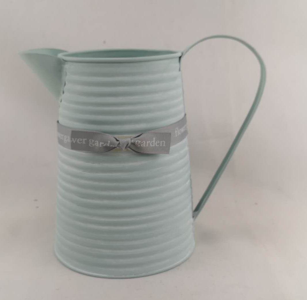 Shabby chic small metal tea cup wantering can with long spray spout water