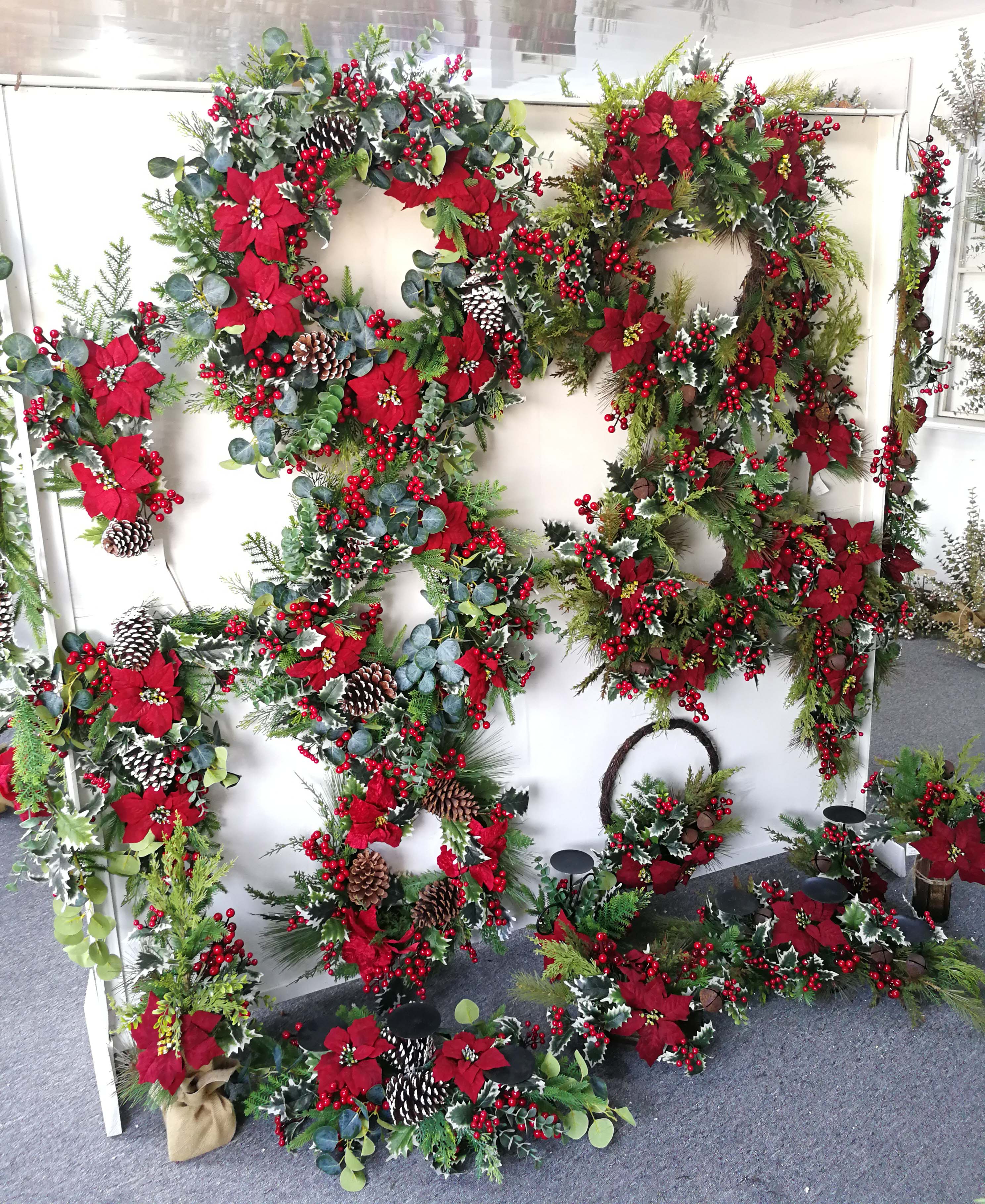 Christmas leaves, pine and pinecone
