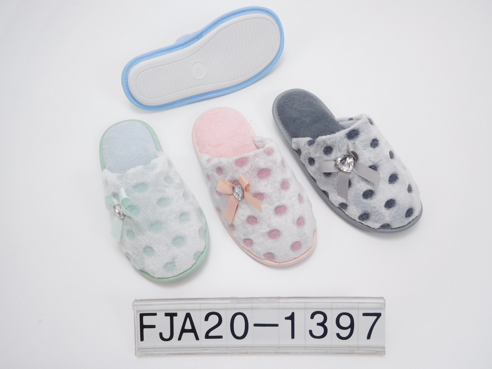 Indoor ladies slippers