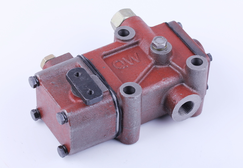 Tractor parts distributor