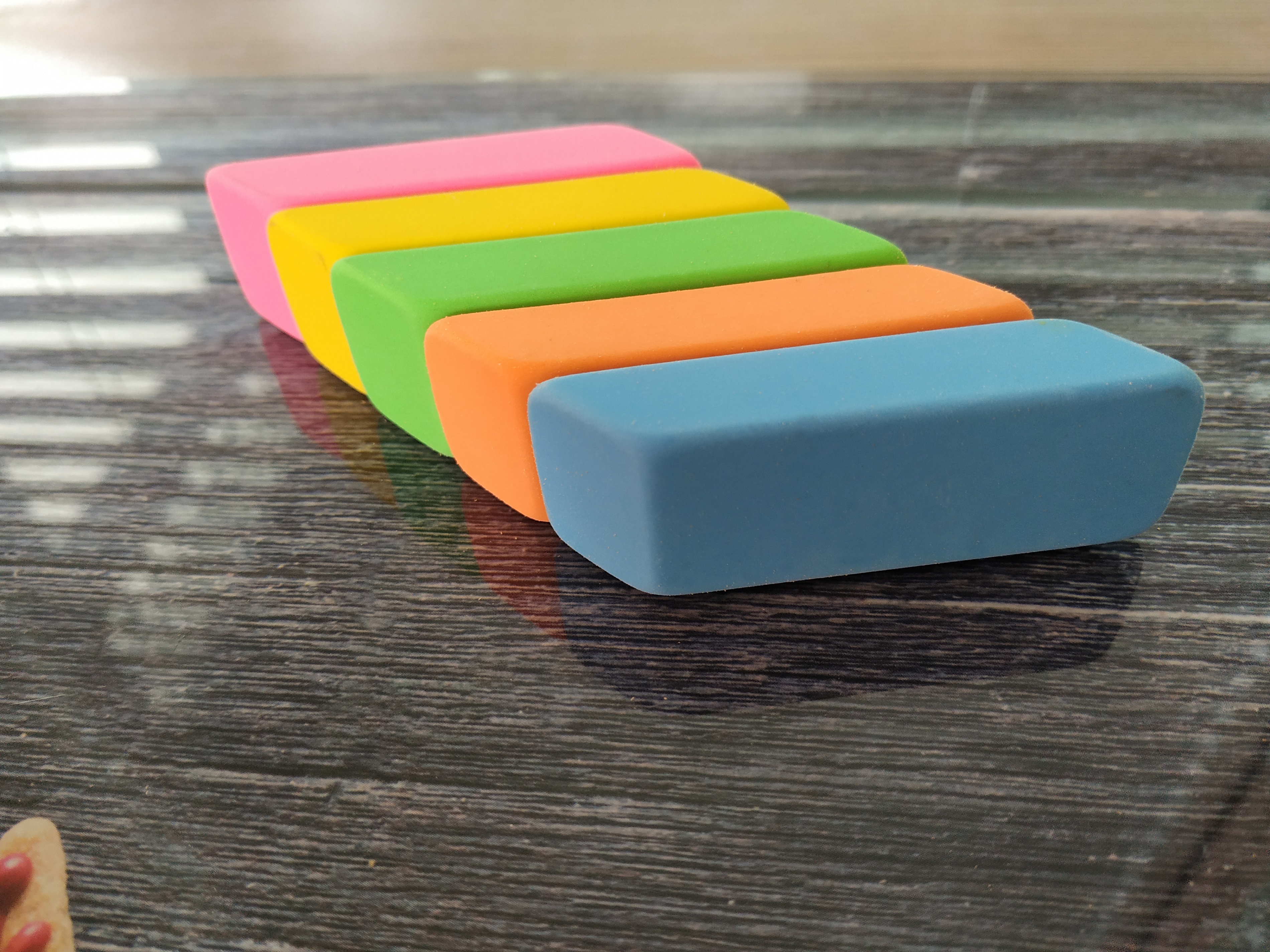 Jiangsu Dehuang Stationery Co.,Ltd – Crayon 2