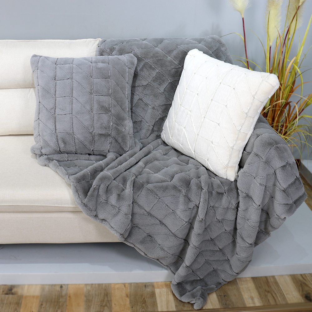 Jacquard rabbit fur throw