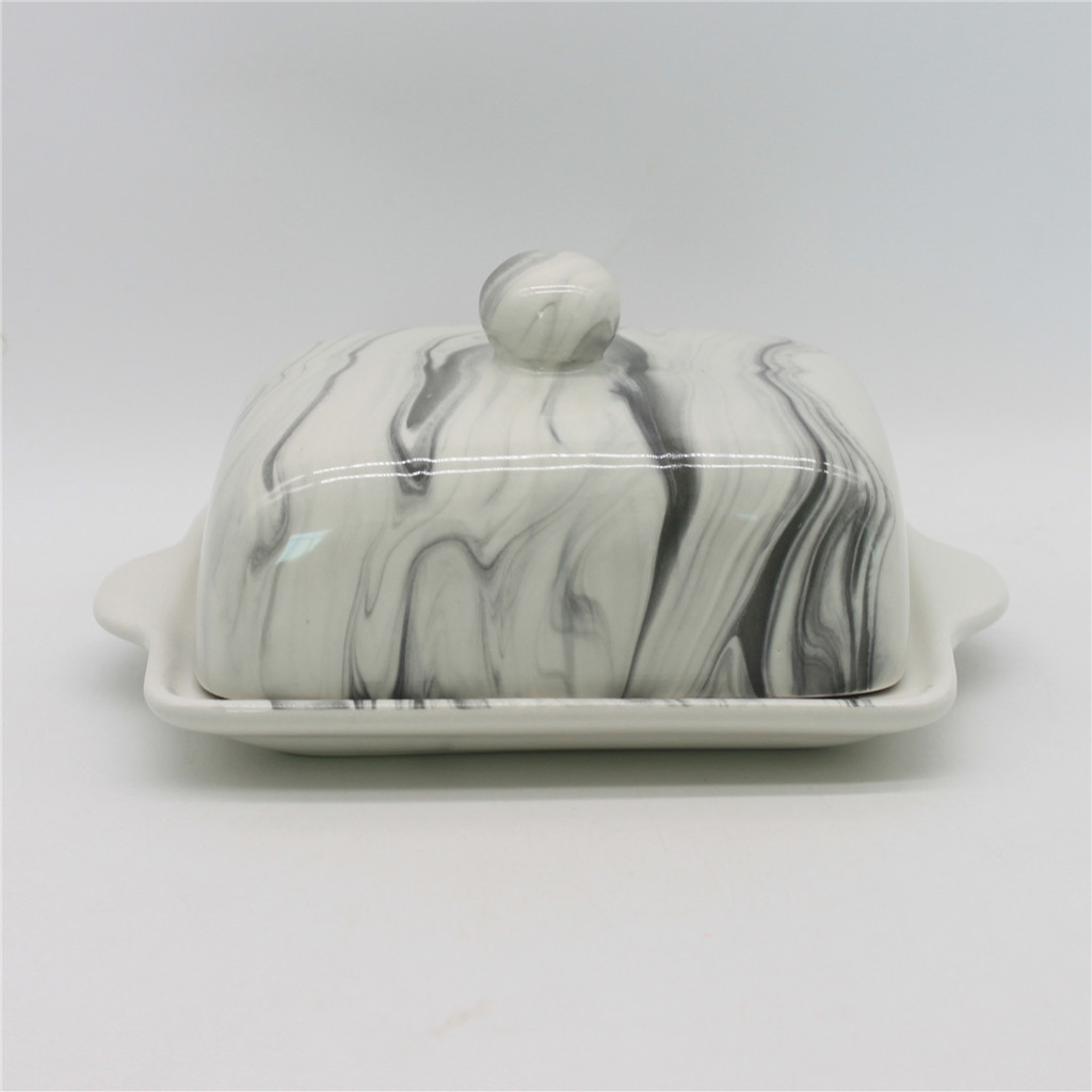 Ceramic butter dish with marbling finish
