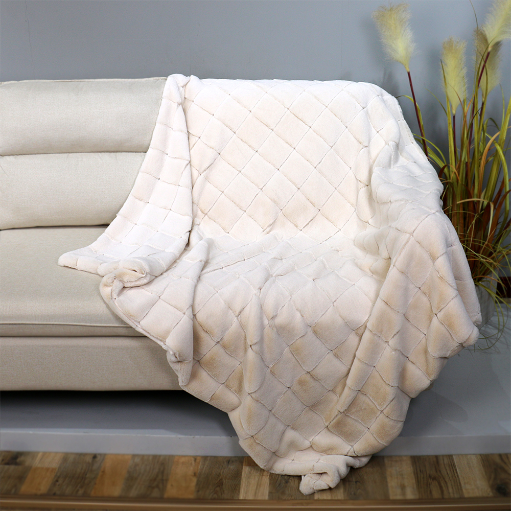 Jacquard faux fur blanket