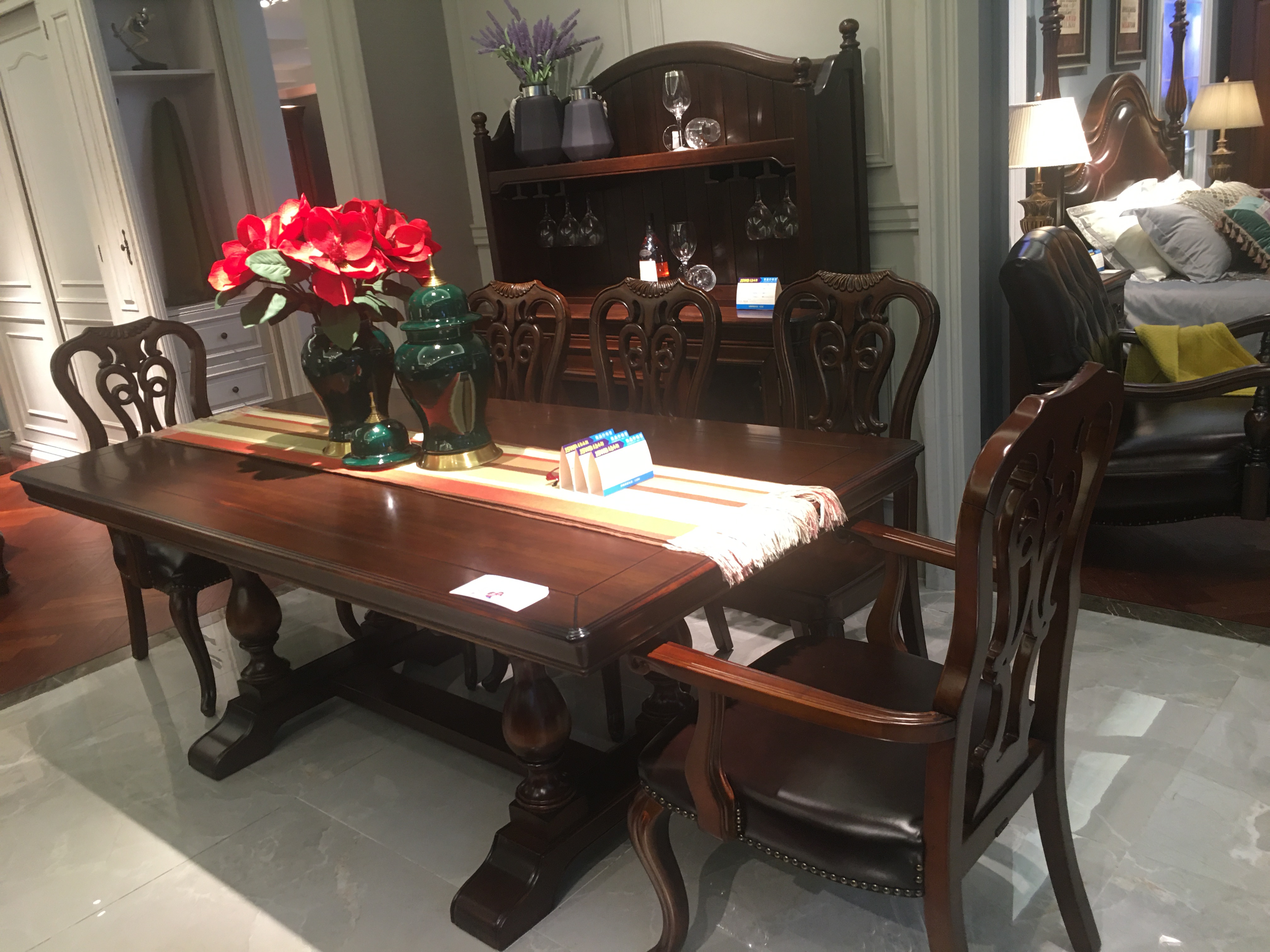 100 series Furniture
