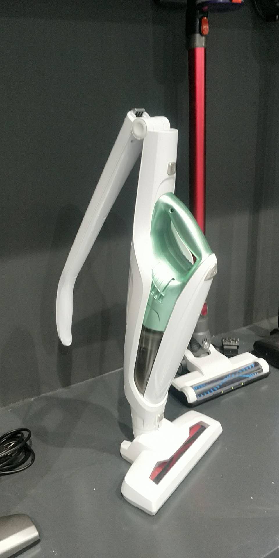 手持吸尘器