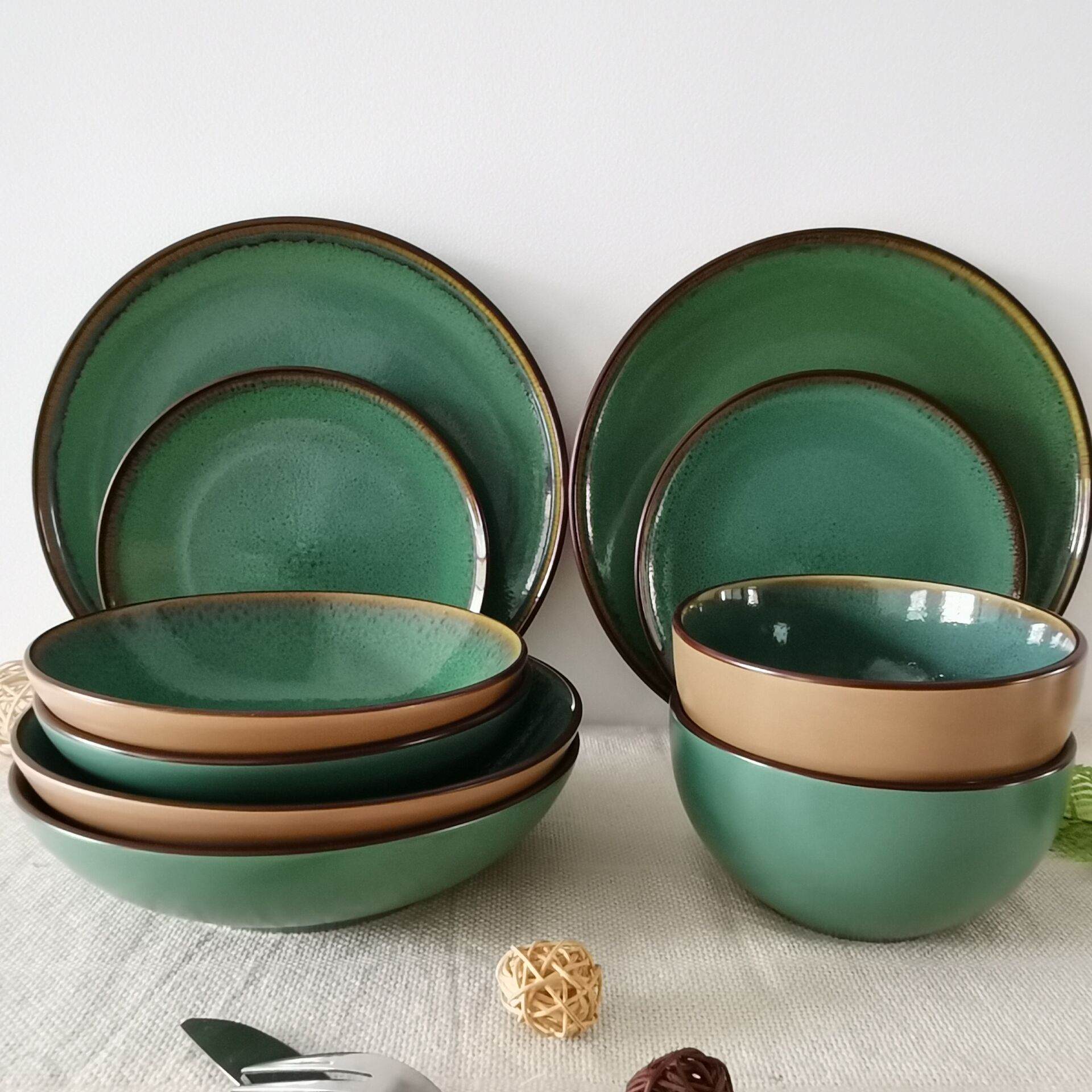 Reactive glaze