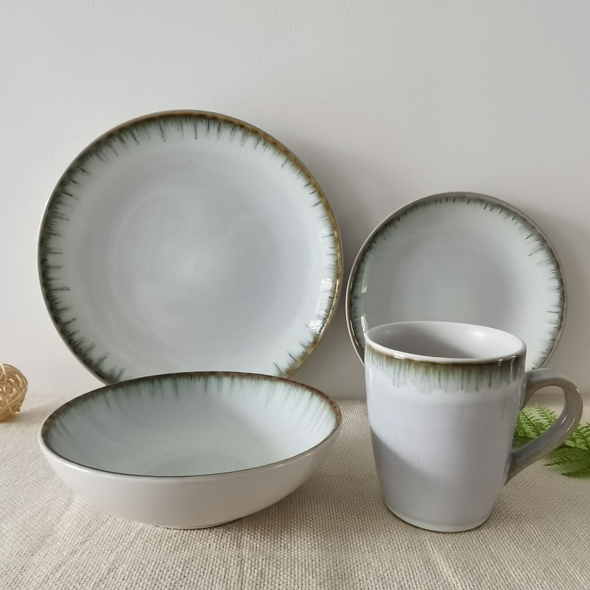 Reactive glaze