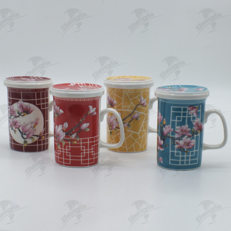 Mug with lid with orient design