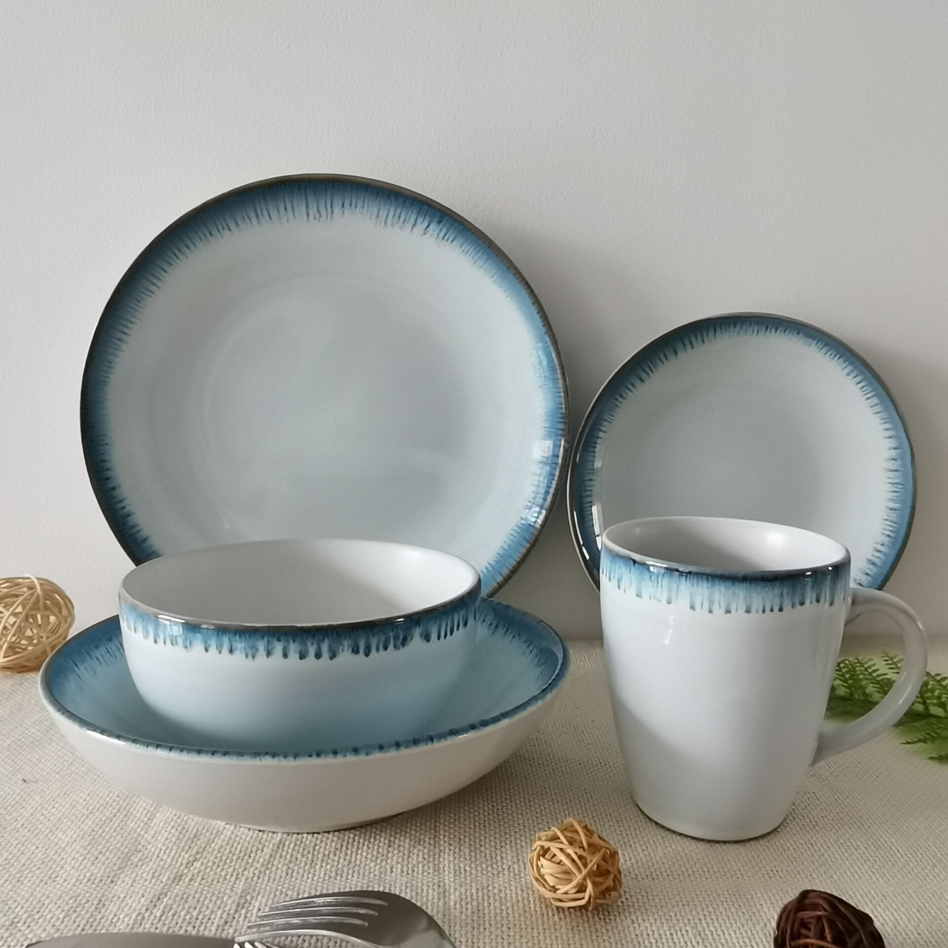 Reactive glaze