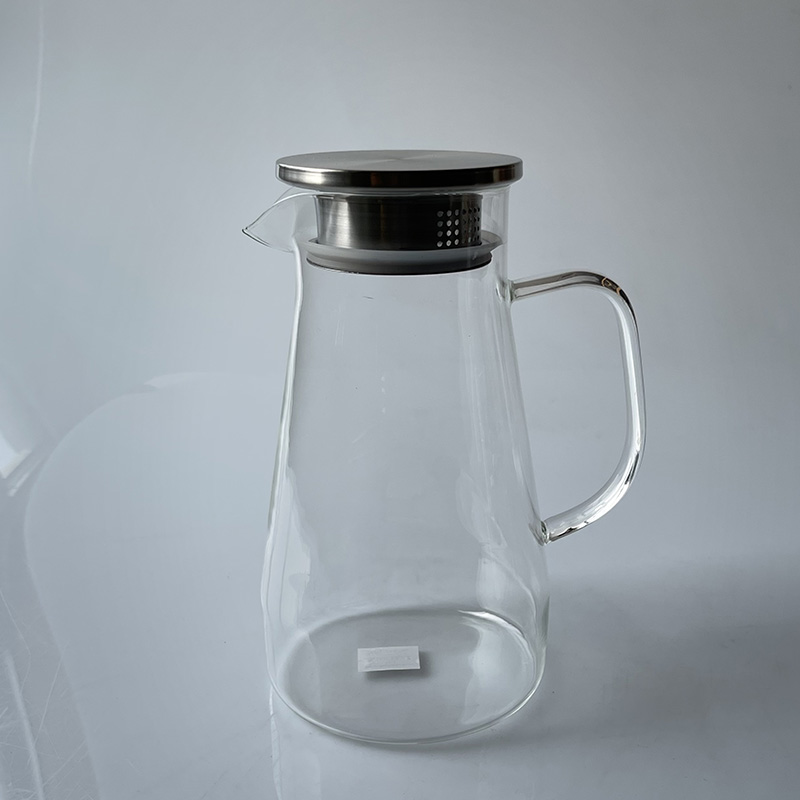 heat-resistant glass bottle with metal lid