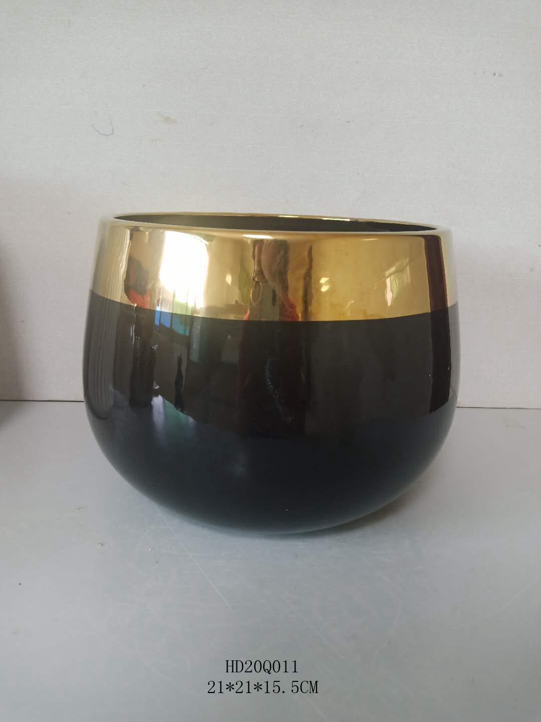 Black colour garden border ceramic plant pot
