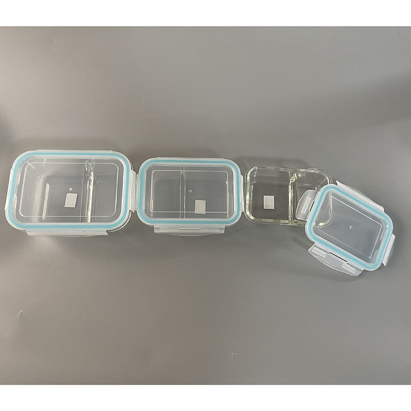 Glass food container with plastic lid