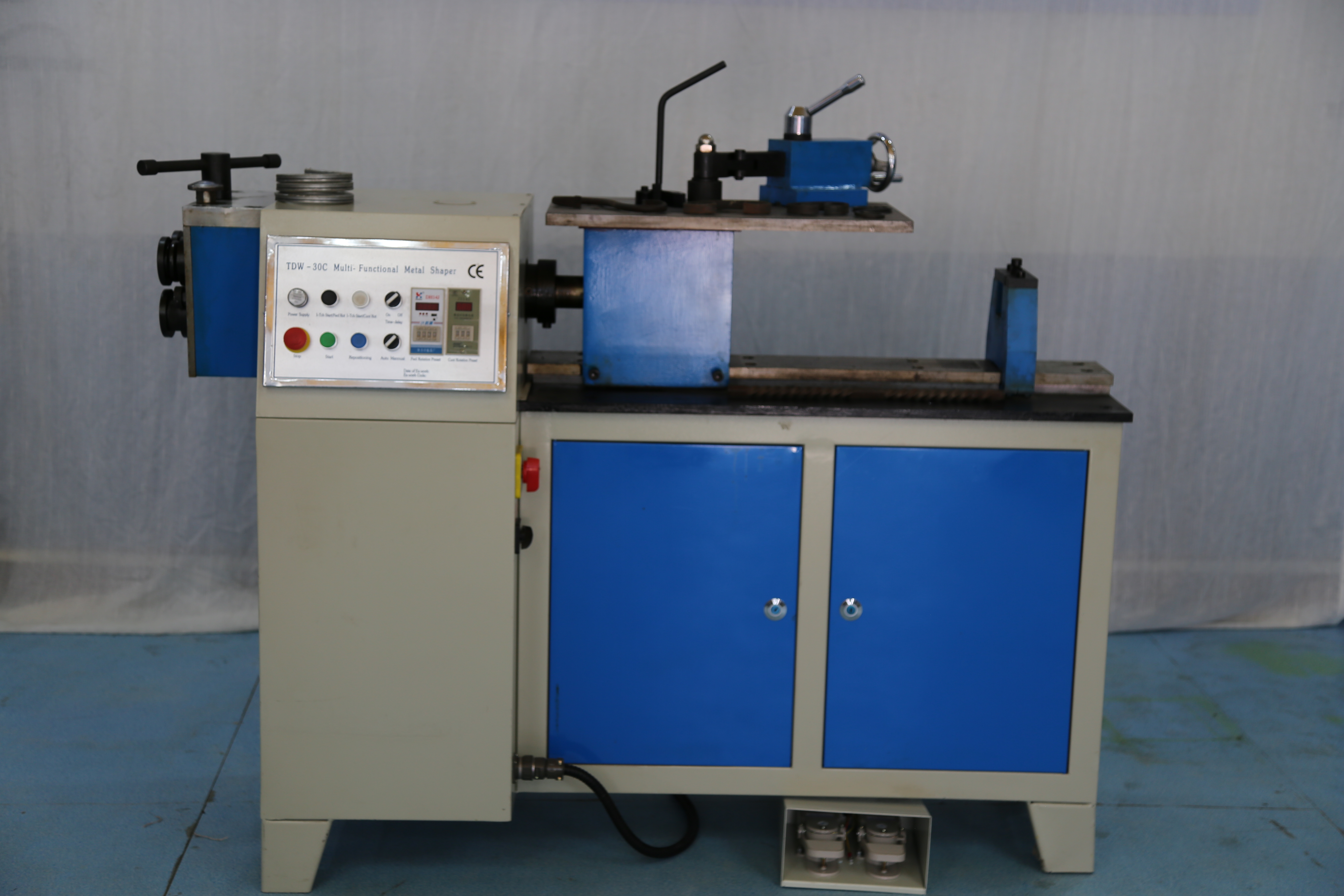 Multi-functional Metal Shaper