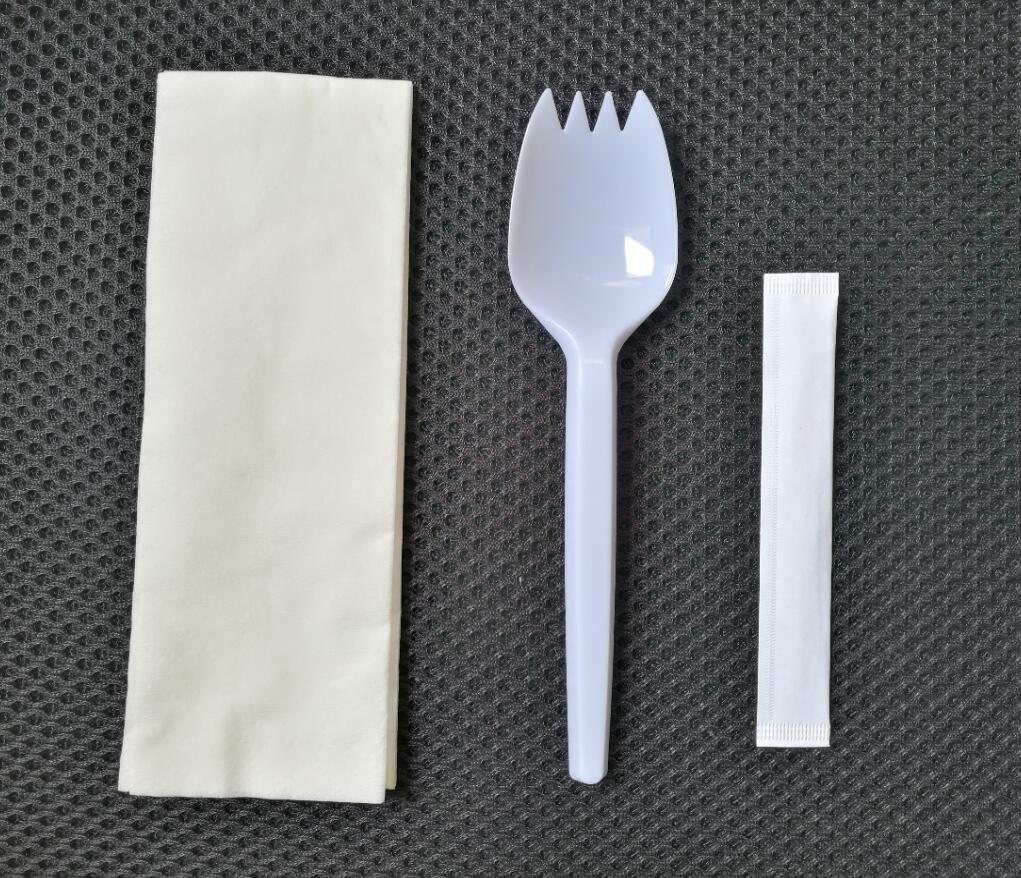 Plastic spork cutlery set