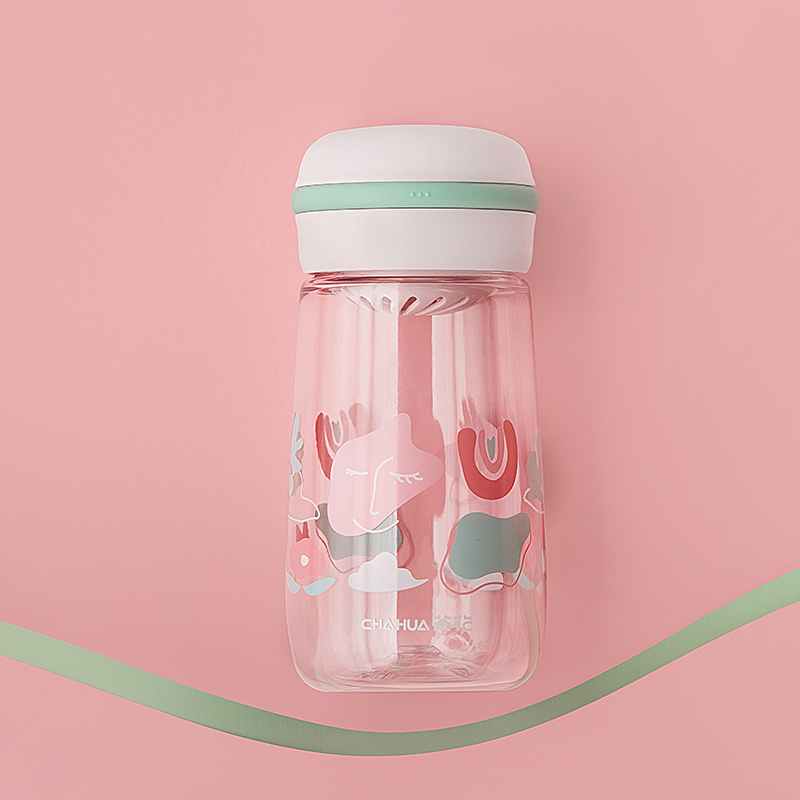 Plastic tritan water bottle built-in strainer sport bottle drinking bottle