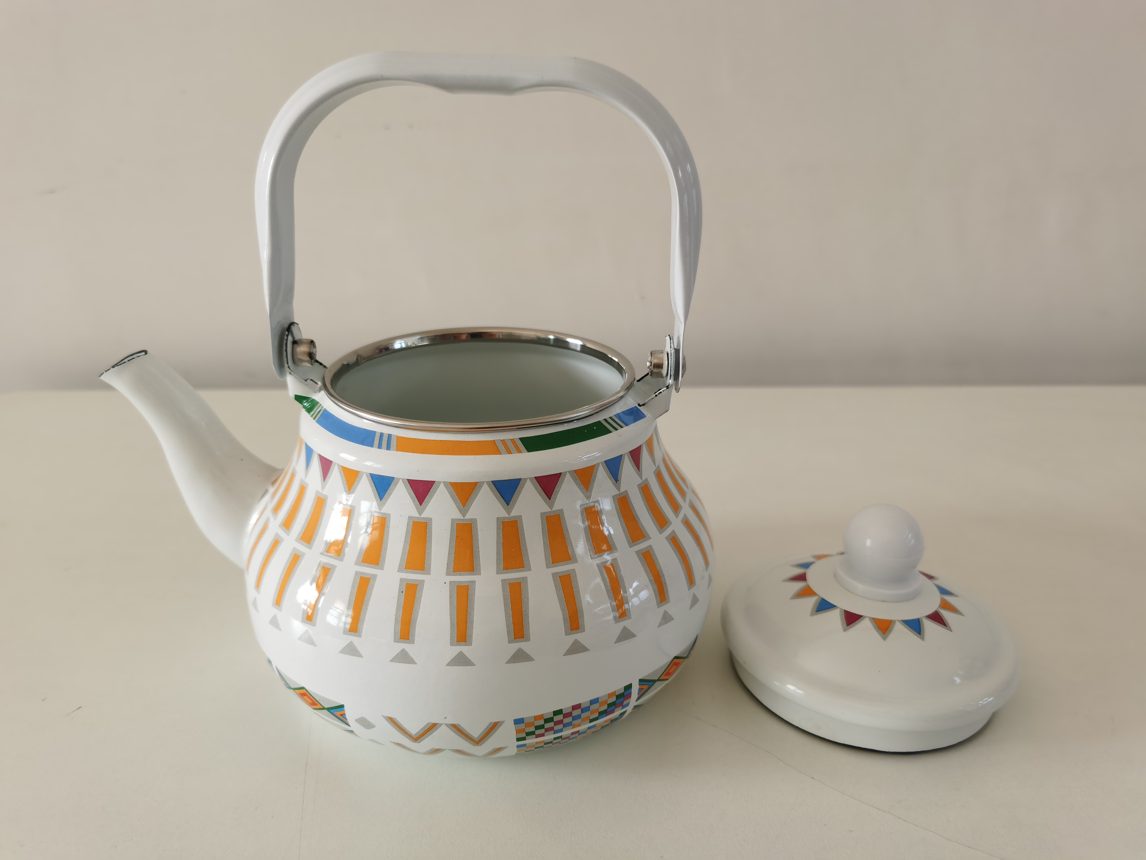 Enamel pear shape kettle