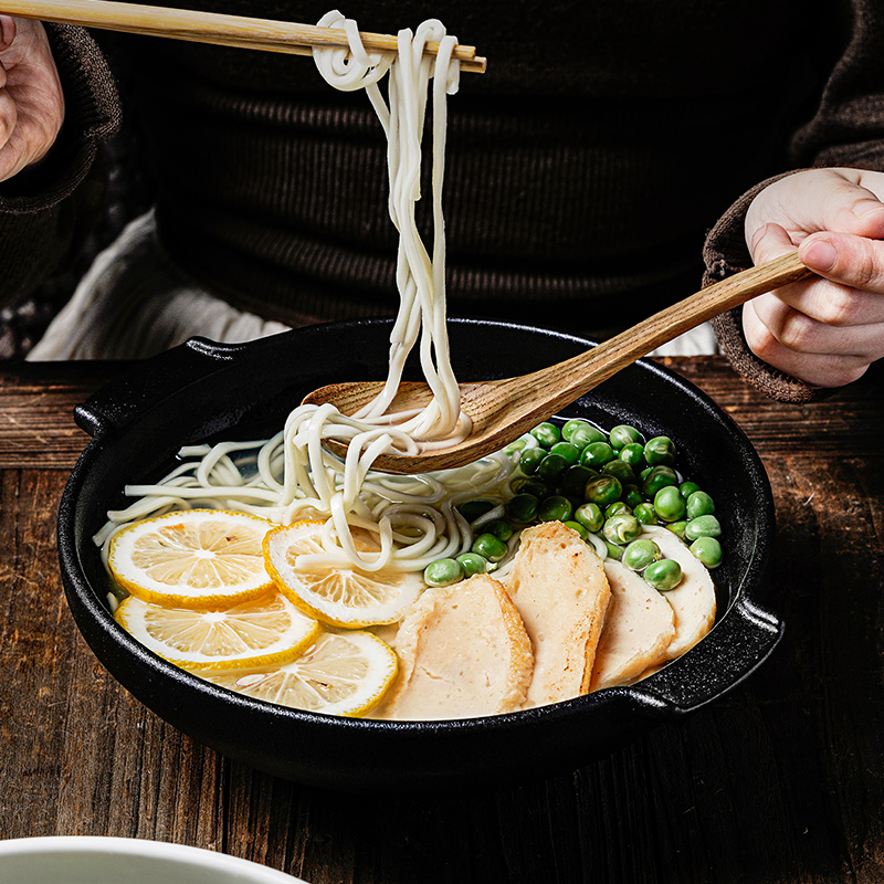 Cast-iron-look Salad Bowlwith Handle